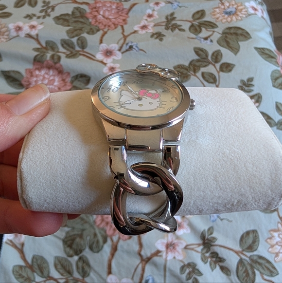 Hello Kitty Silver Watch - Picture 2 of 4